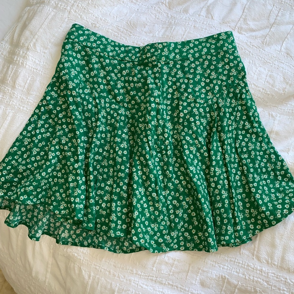 Hollister ultra high rise floral green mini skort